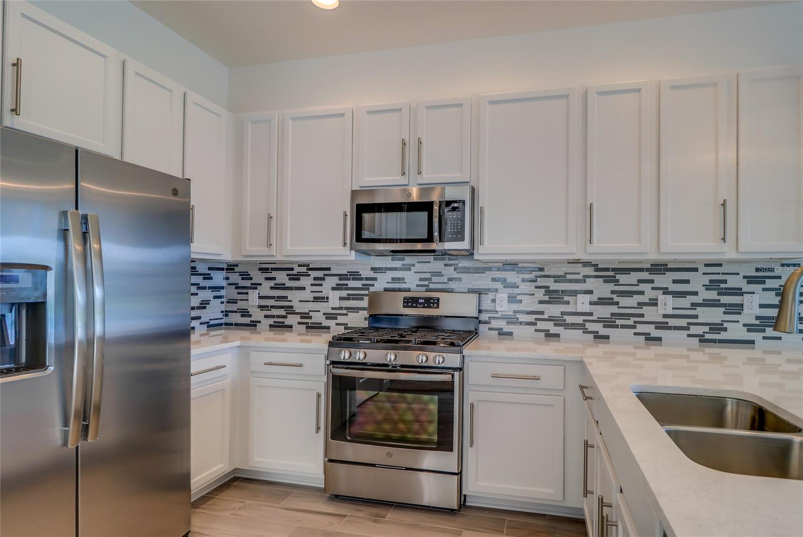 Image 8 of 55 For 31045 Lindentree Drive