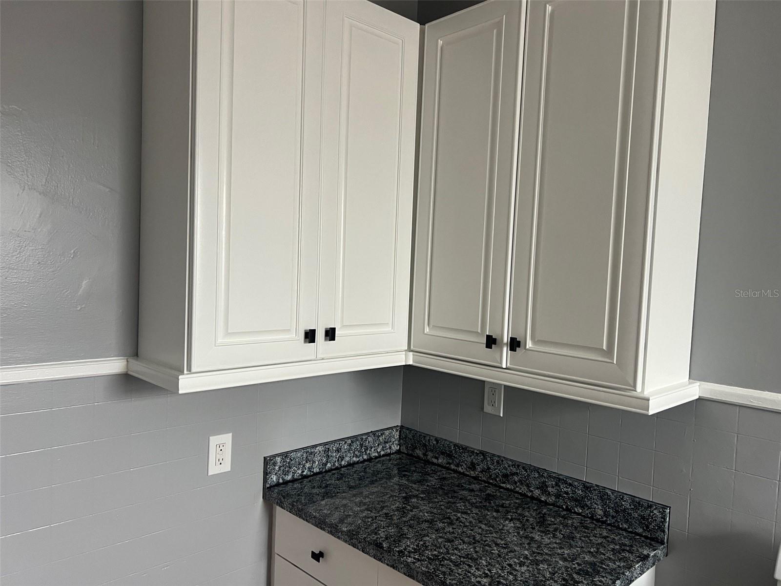 Image 10 of 12 For 2323 North B Street