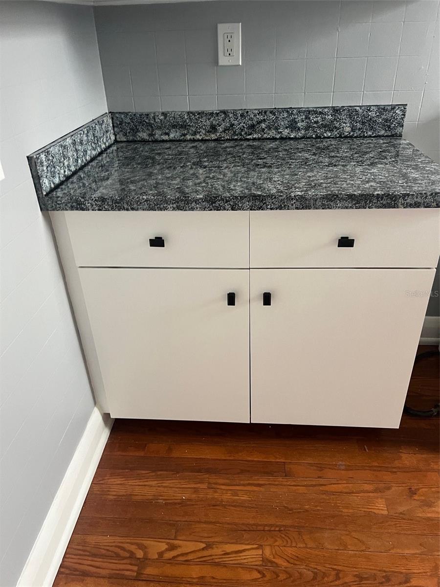 Image 11 of 12 For 2323 North B Street