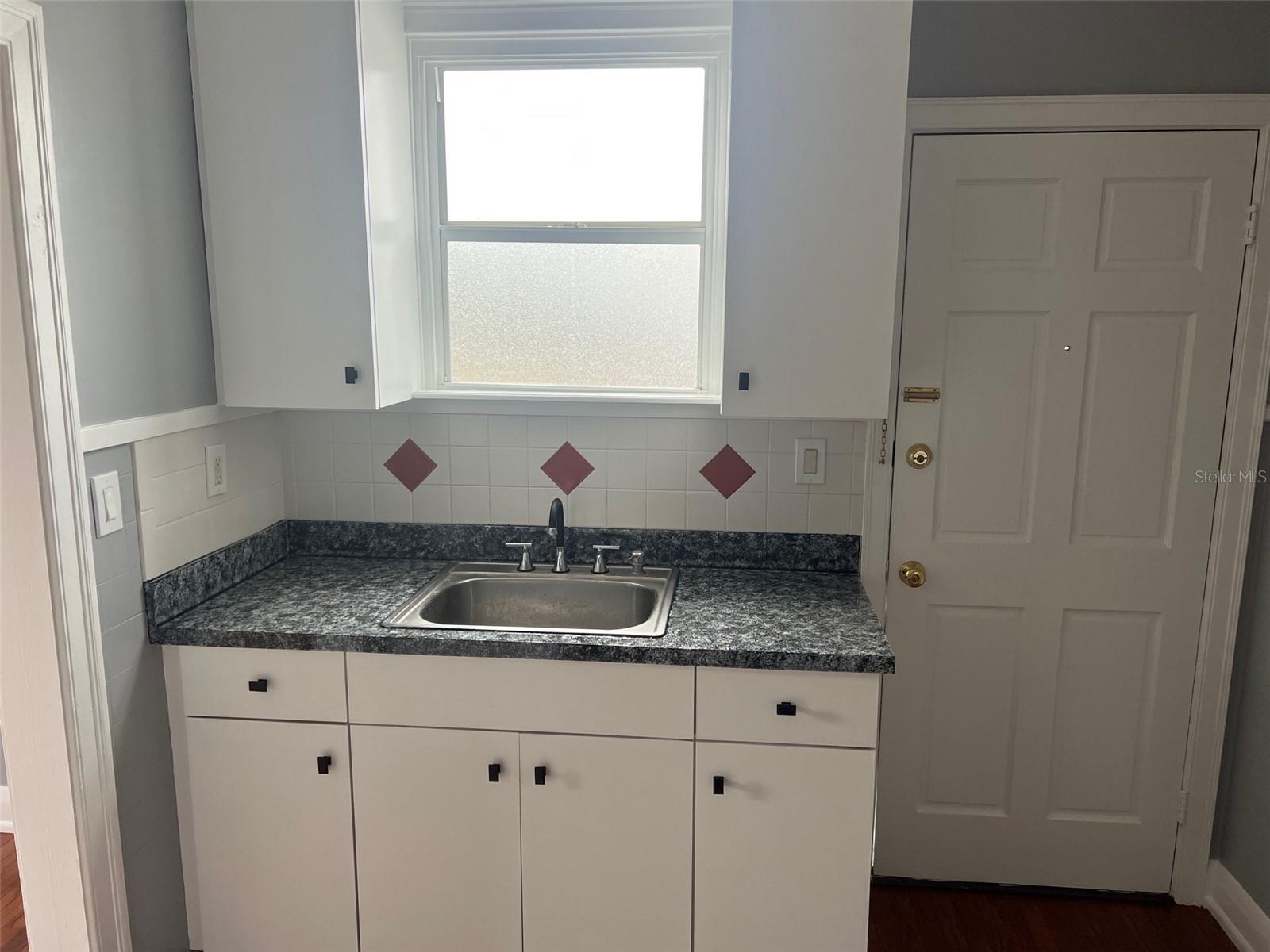 Image 12 of 12 For 2323 North B Street