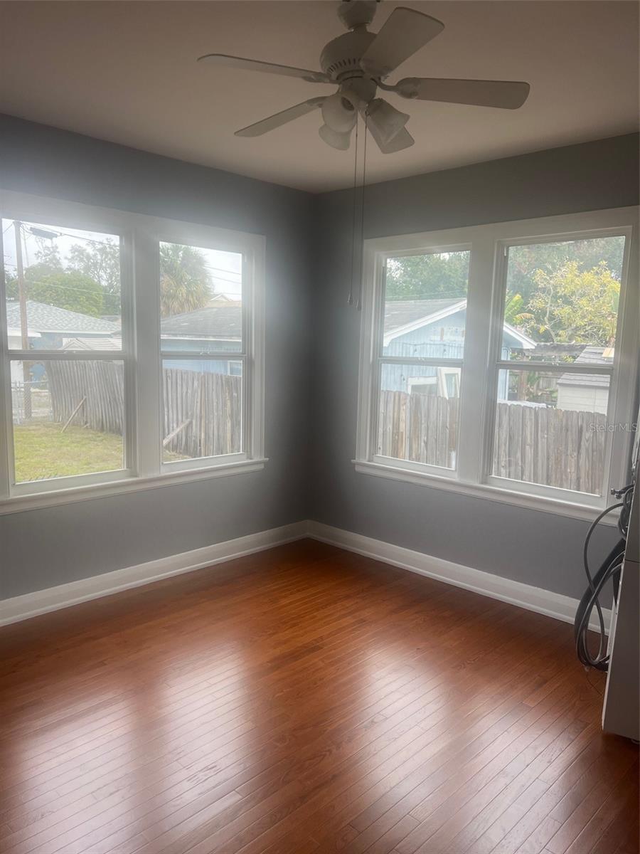 Image 7 of 12 For 2323 North B Street