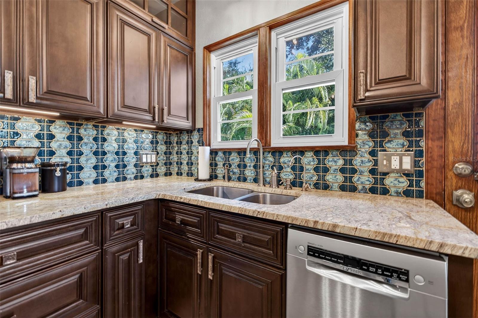 Image 15 of 66 For 1431 22nd Avenue N