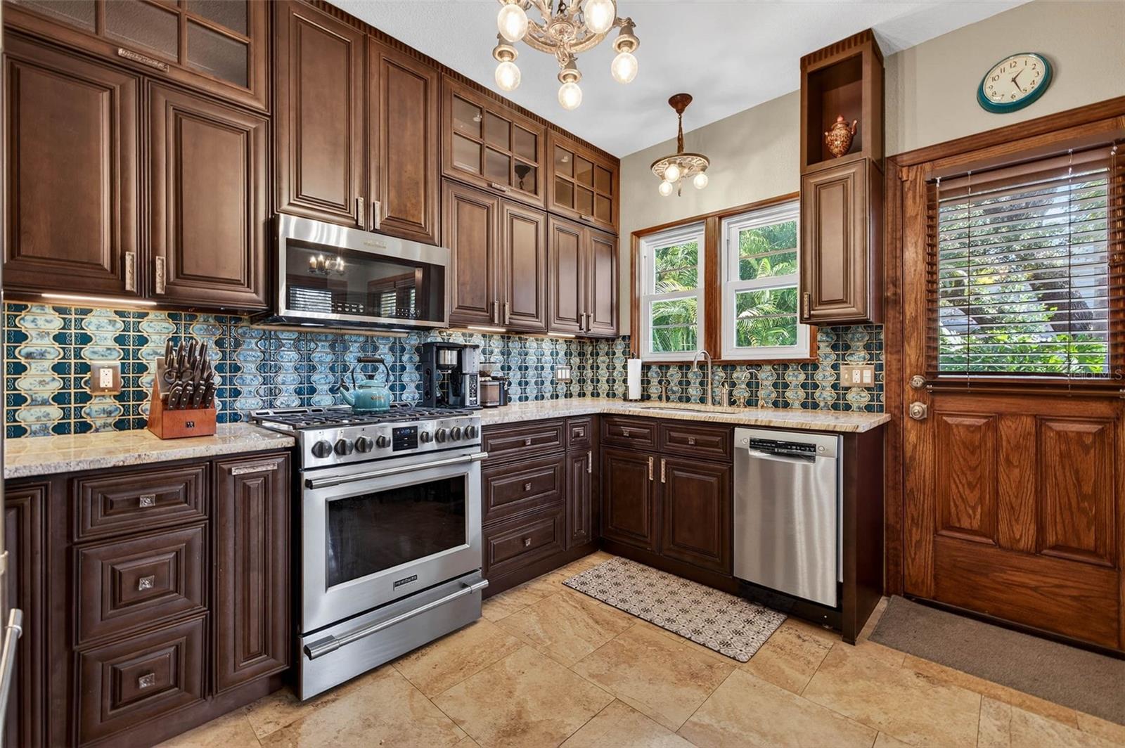 Image 17 of 66 For 1431 22nd Avenue N