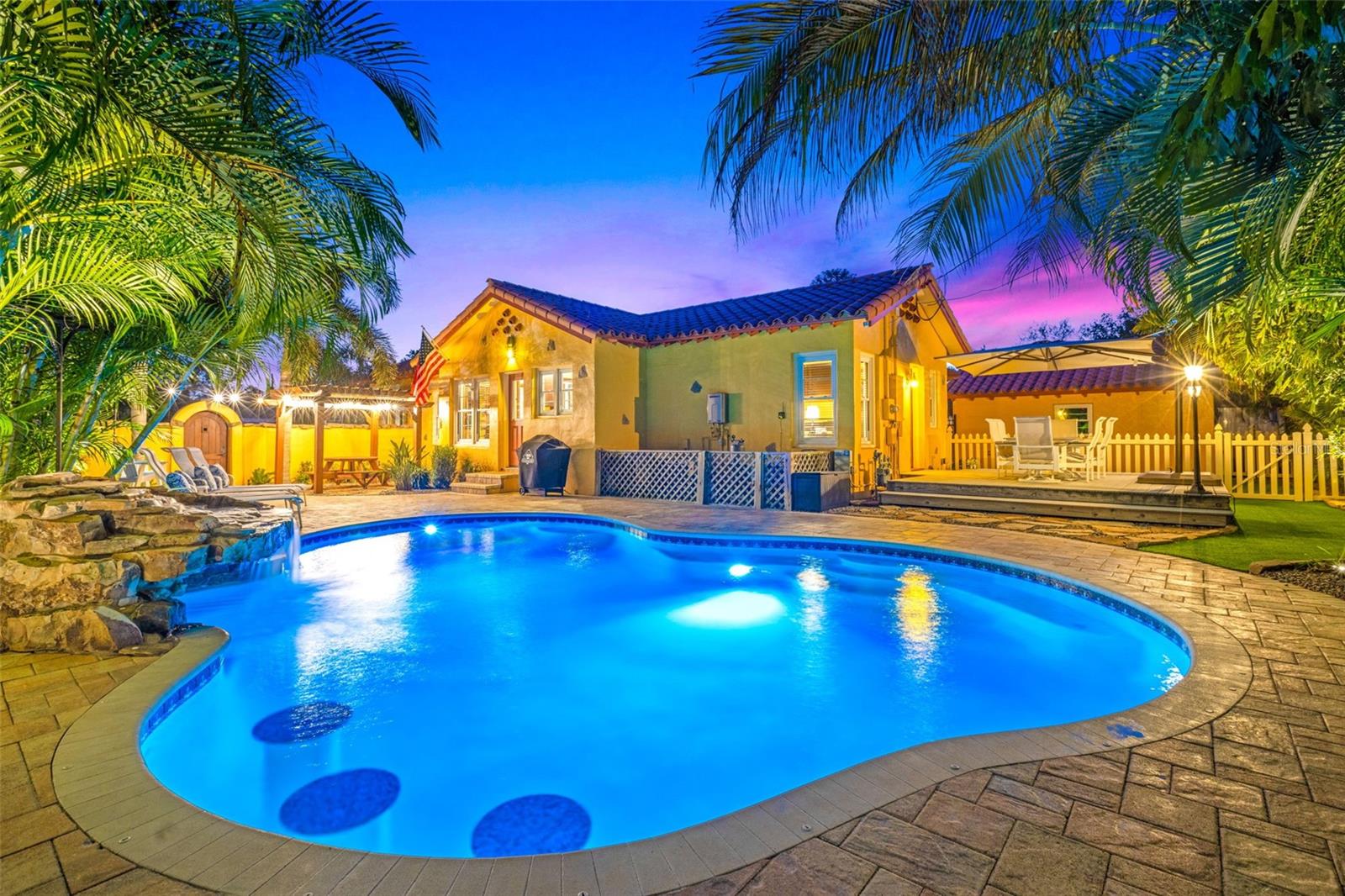 Image 2 of 66 For 1431 22nd Avenue N