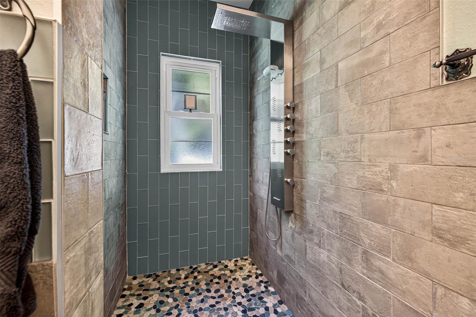 Image 26 of 66 For 1431 22nd Avenue N