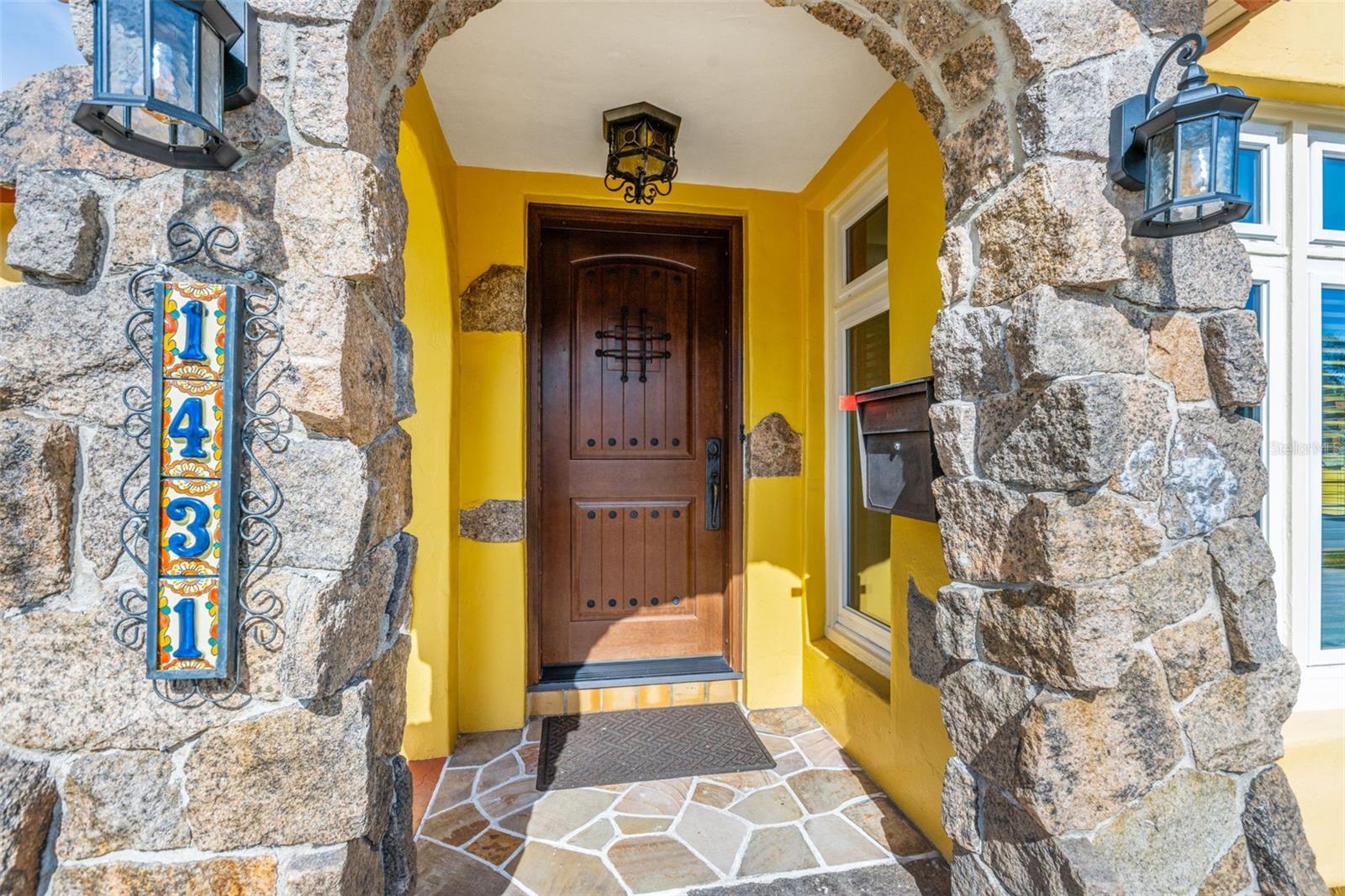 Image 4 of 66 For 1431 22nd Avenue N