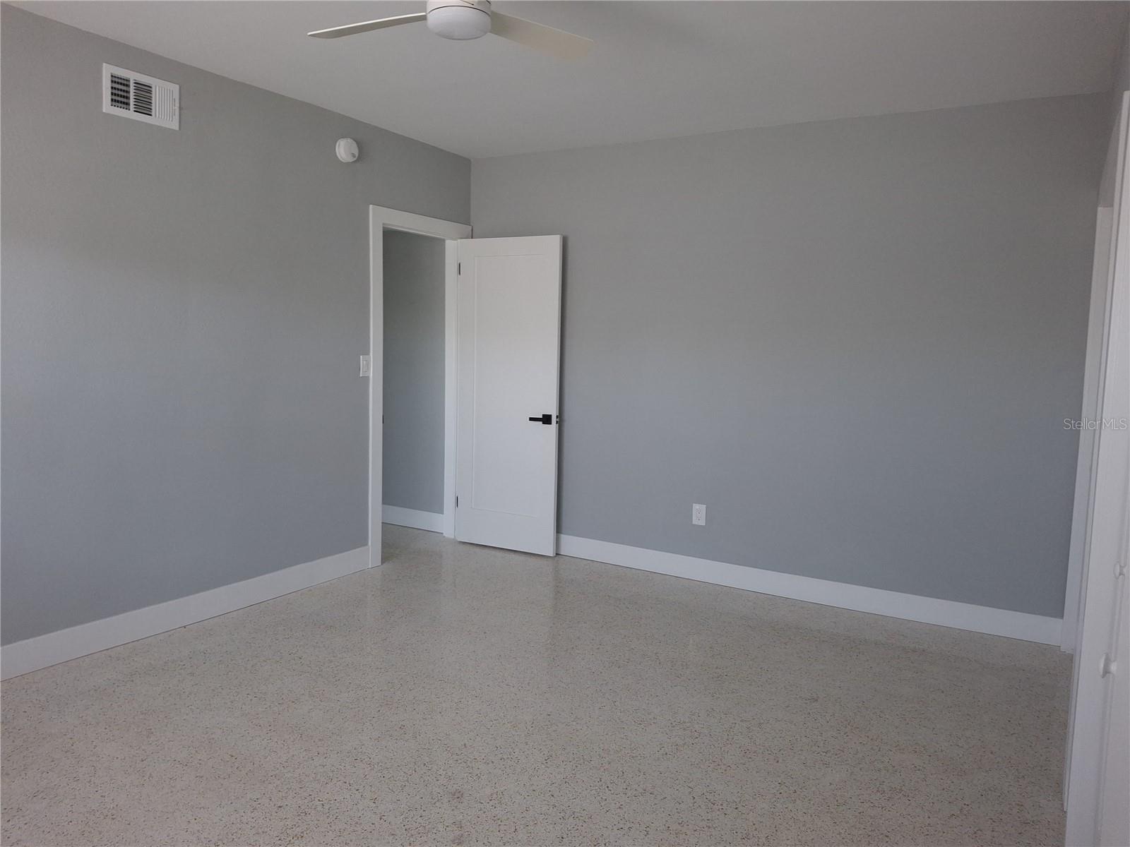 Image 15 of 19 For 11355 3rd Street E