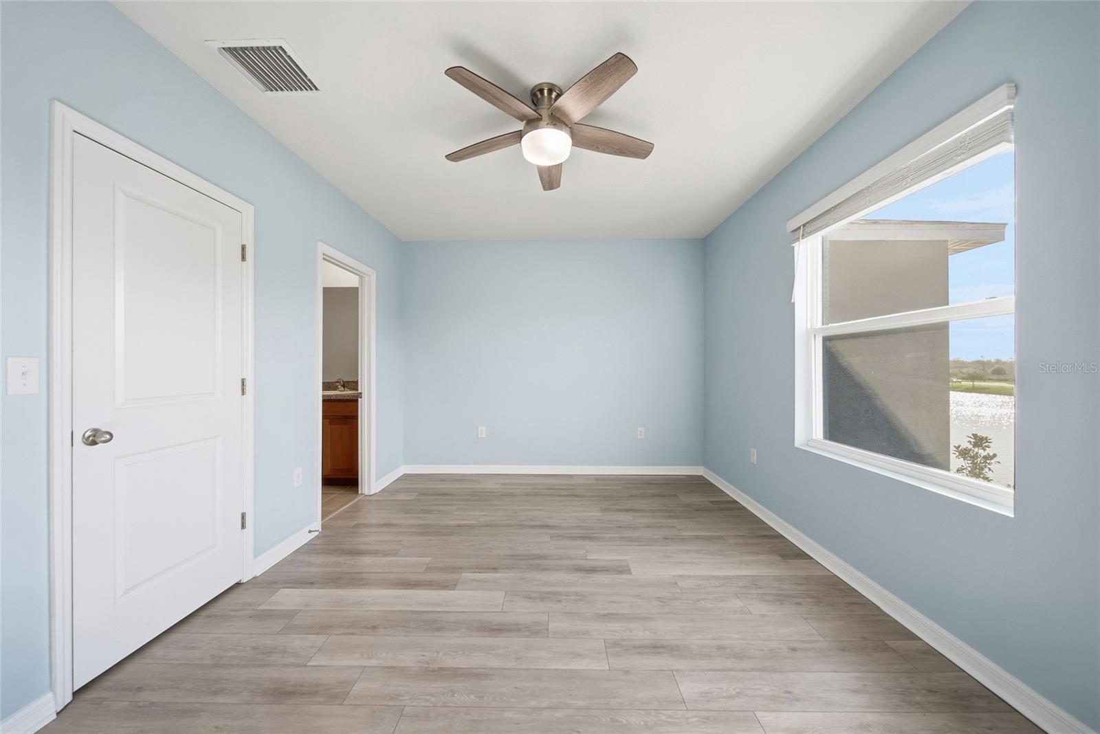 Image 18 of 48 For 2947 Suncoast Blend Drive