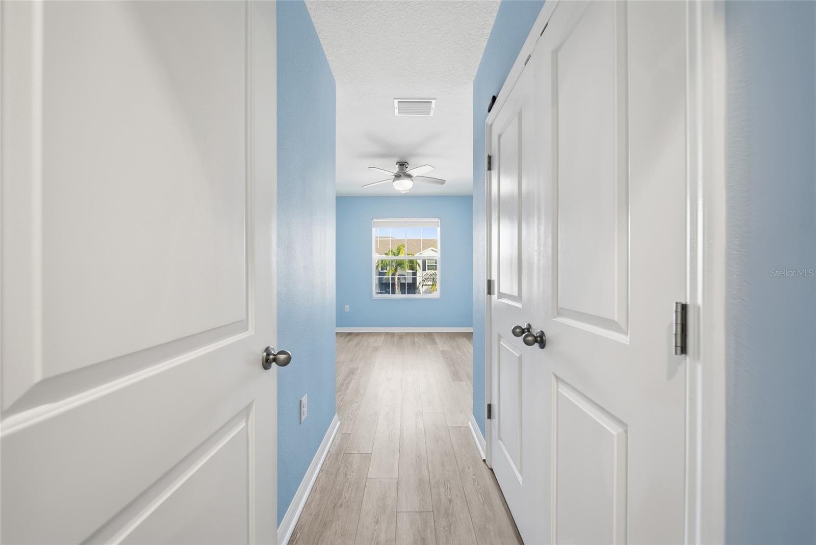 Image 28 of 48 For 2947 Suncoast Blend Drive