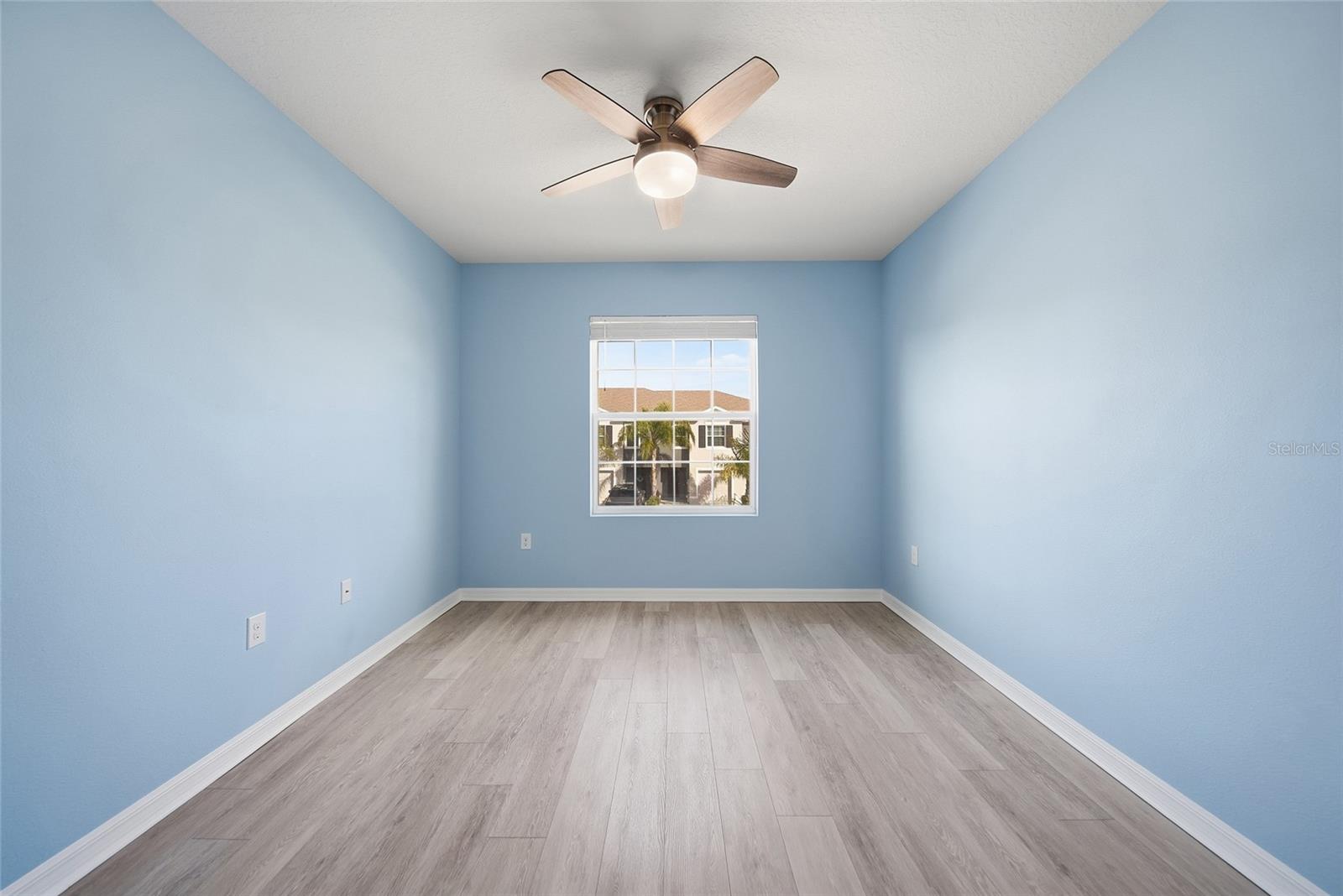 Image 30 of 48 For 2947 Suncoast Blend Drive