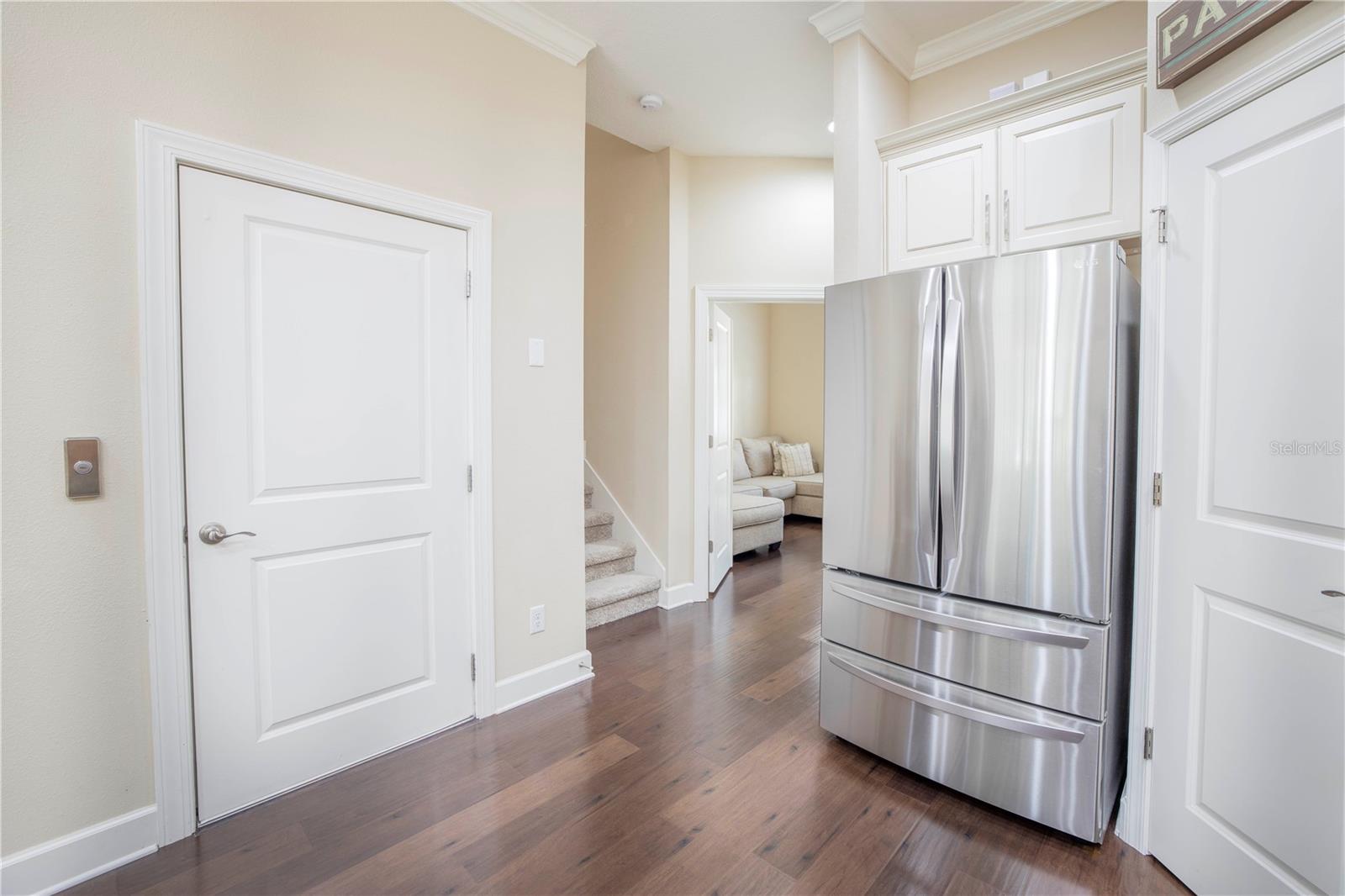 Image 14 of 64 For 6036 Anchorage Way S