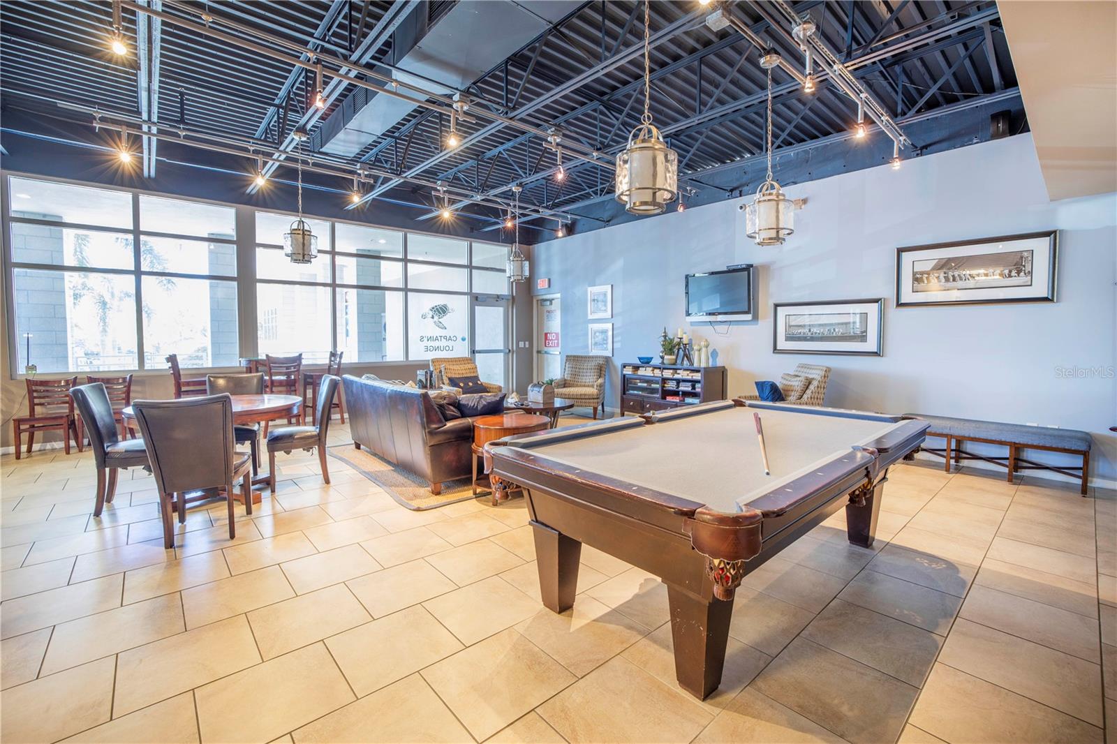 Image 41 of 64 For 6036 Anchorage Way S