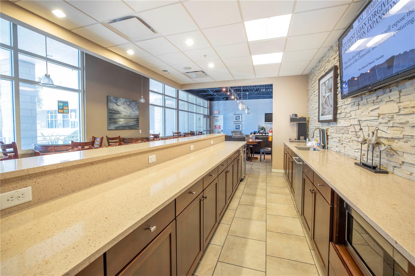 Image 45 of 64 For 6036 Anchorage Way S