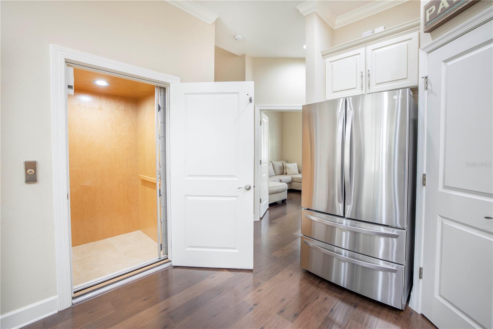 Image 5 of 64 For 6036 Anchorage Way S