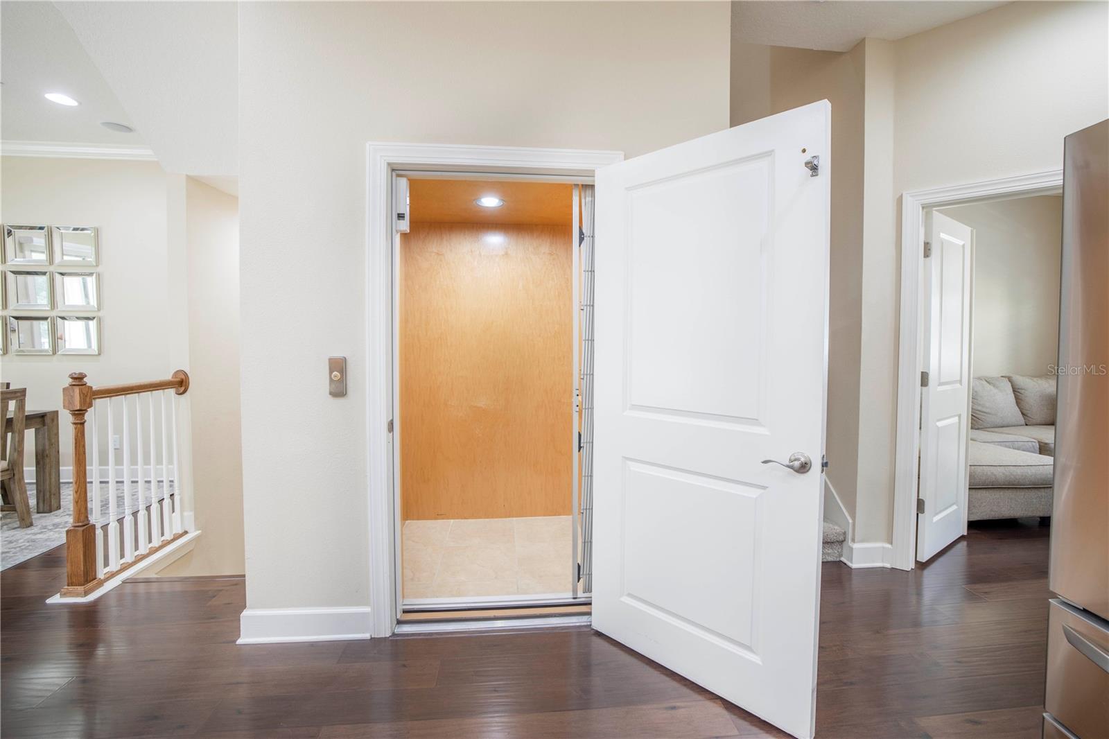 Image 6 of 64 For 6036 Anchorage Way S