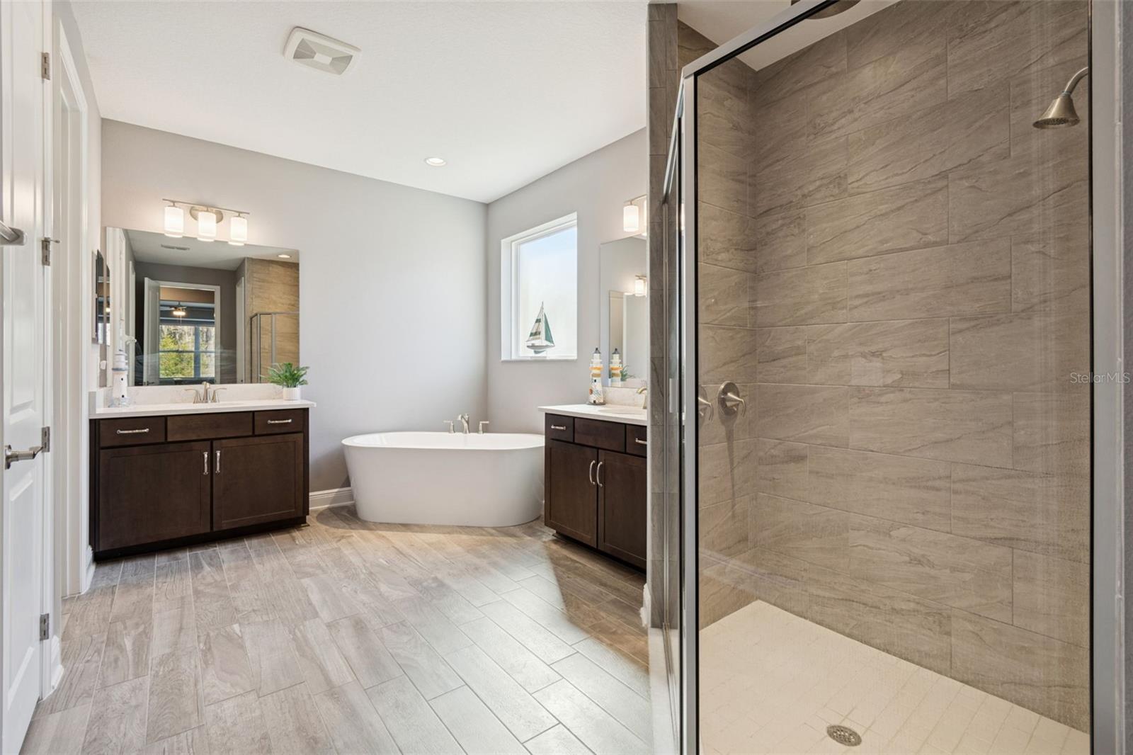 Image 29 of 99 For 19328 Eagle Creek Lane