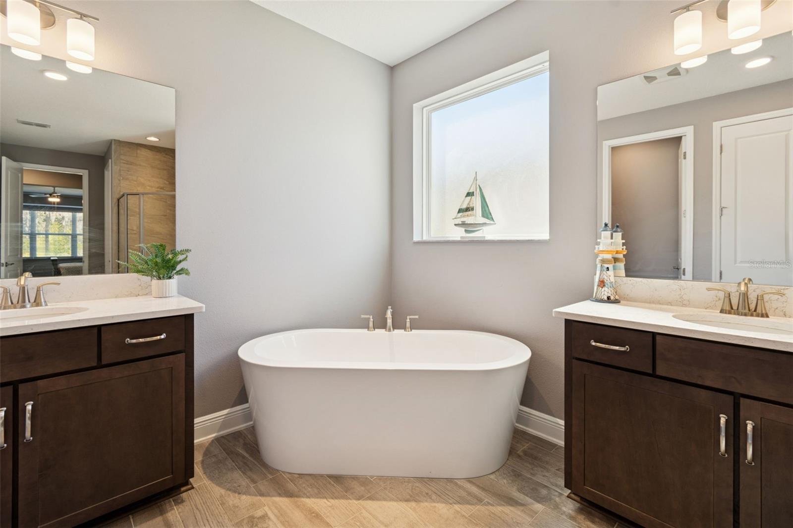 Image 31 of 99 For 19328 Eagle Creek Lane