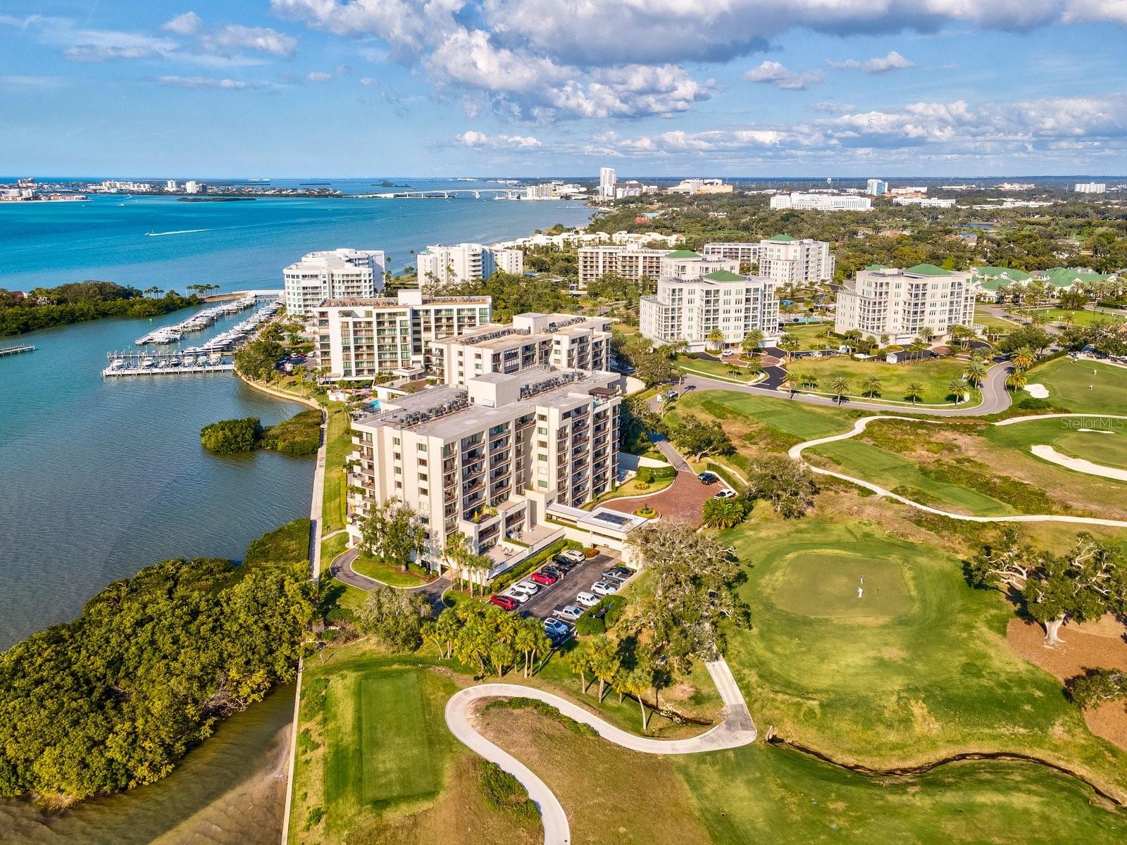 Image 32 of 53 For 4 Belleview Boulevard 804