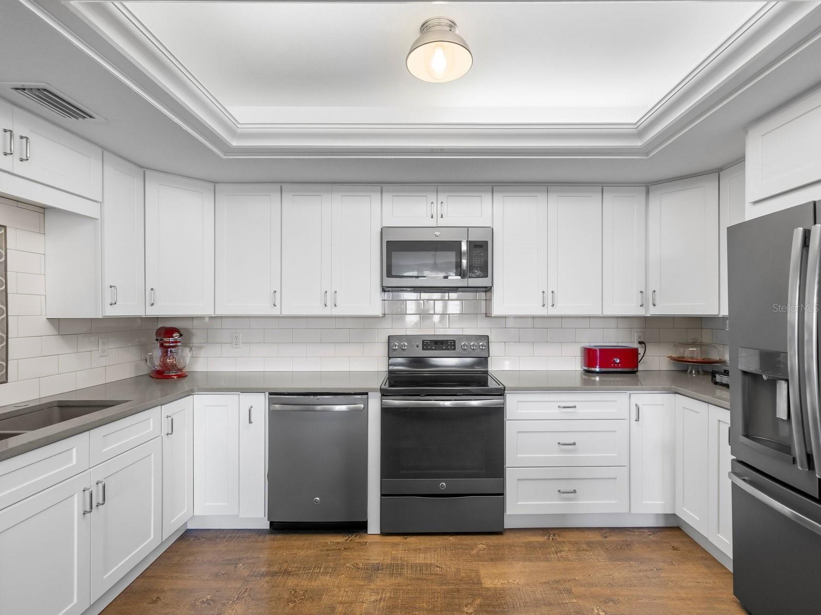 Image 5 of 53 For 4 Belleview Boulevard 804