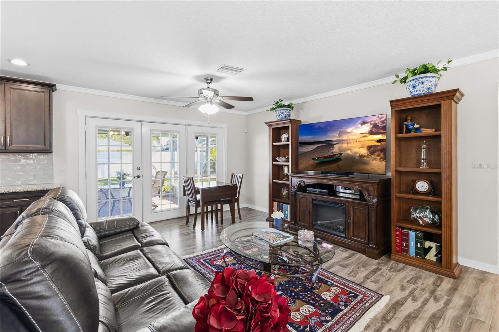 Image 11 of 46 For 8823 Kenwood Road