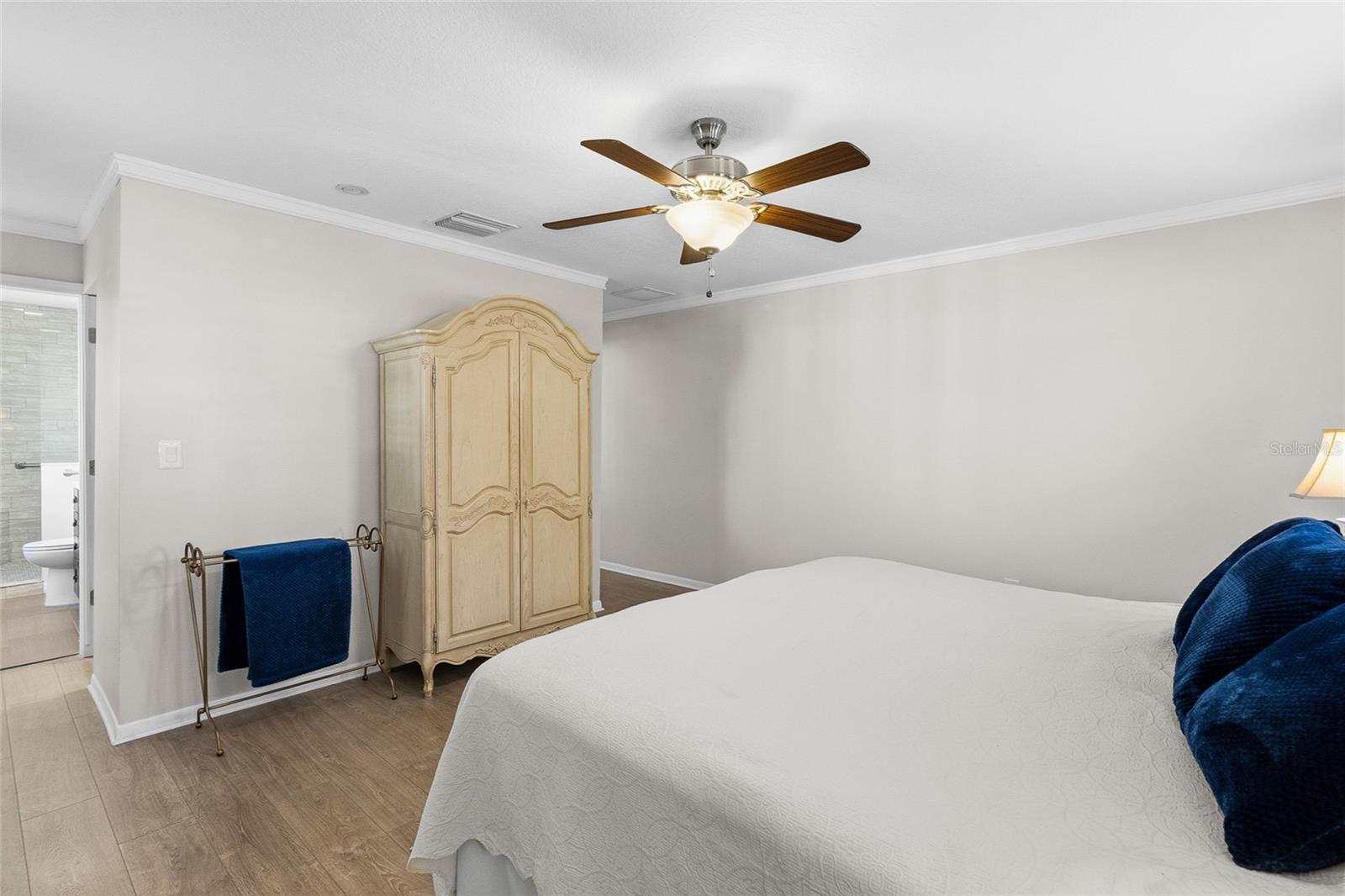 Image 19 of 46 For 8823 Kenwood Road