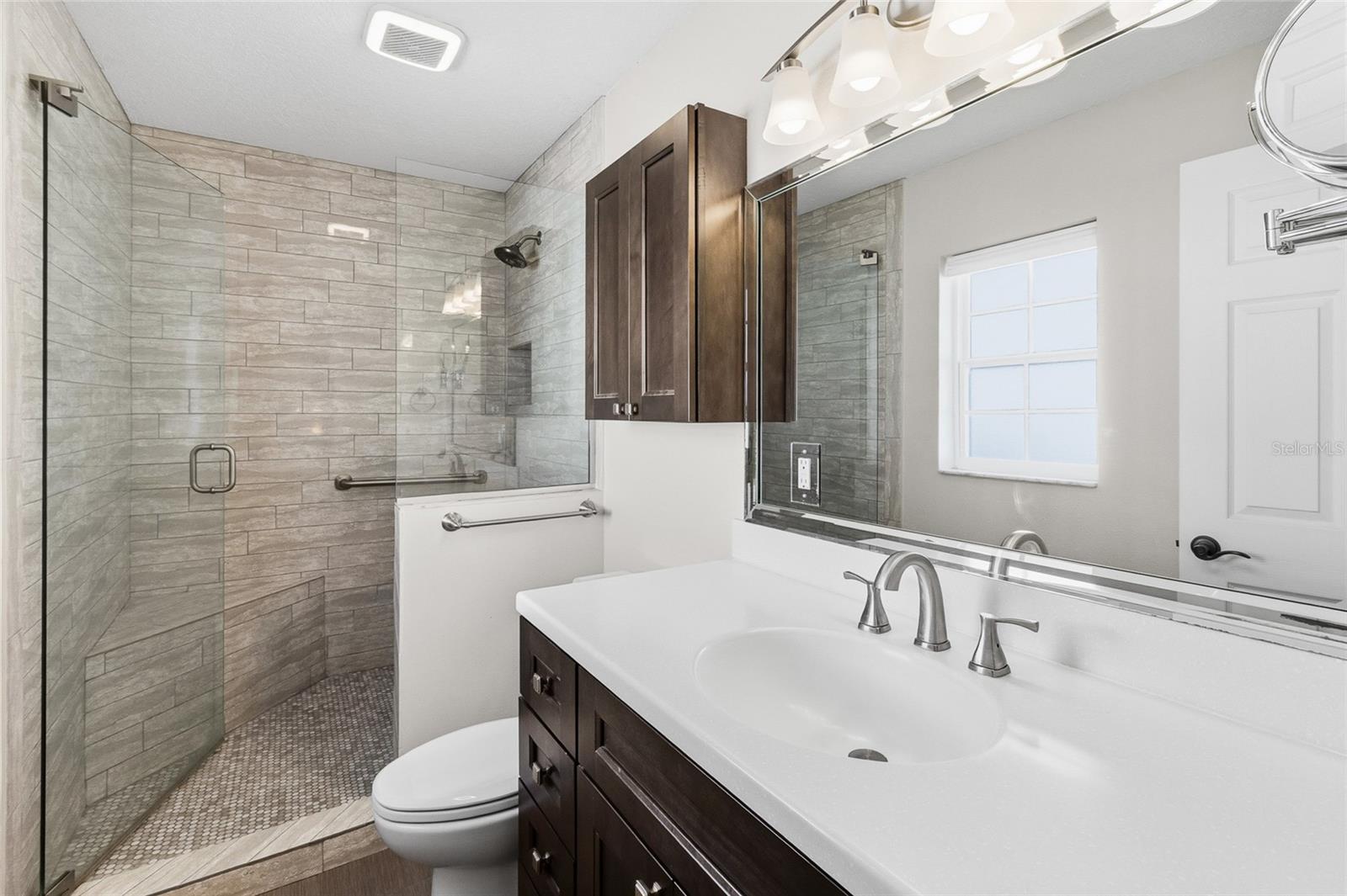 Image 20 of 46 For 8823 Kenwood Road