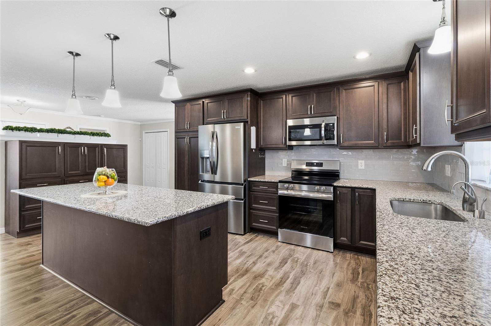 Image 7 of 46 For 8823 Kenwood Road