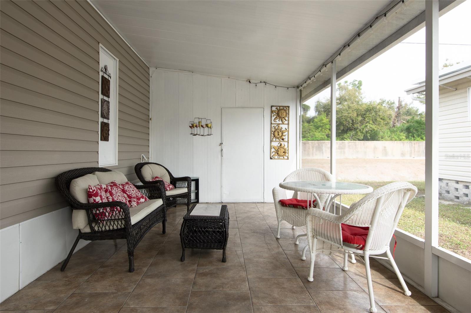 Image 21 of 32 For 34571 Gardenia Drive N