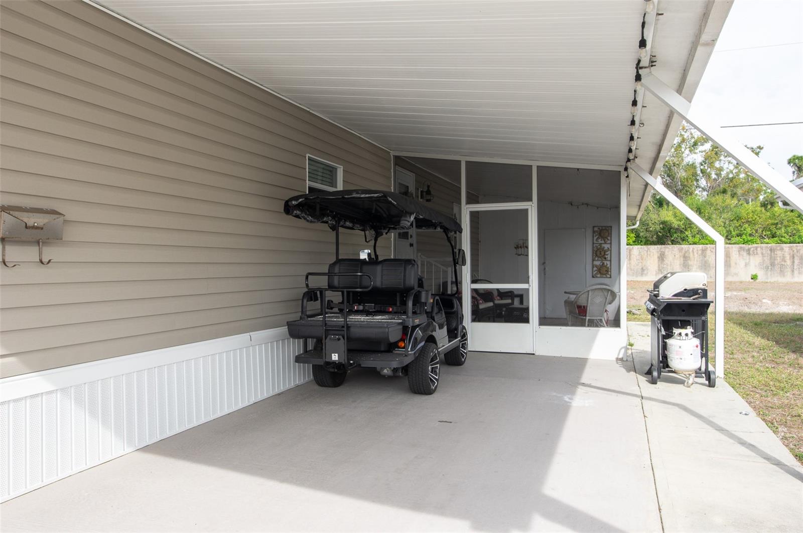 Image 23 of 32 For 34571 Gardenia Drive N