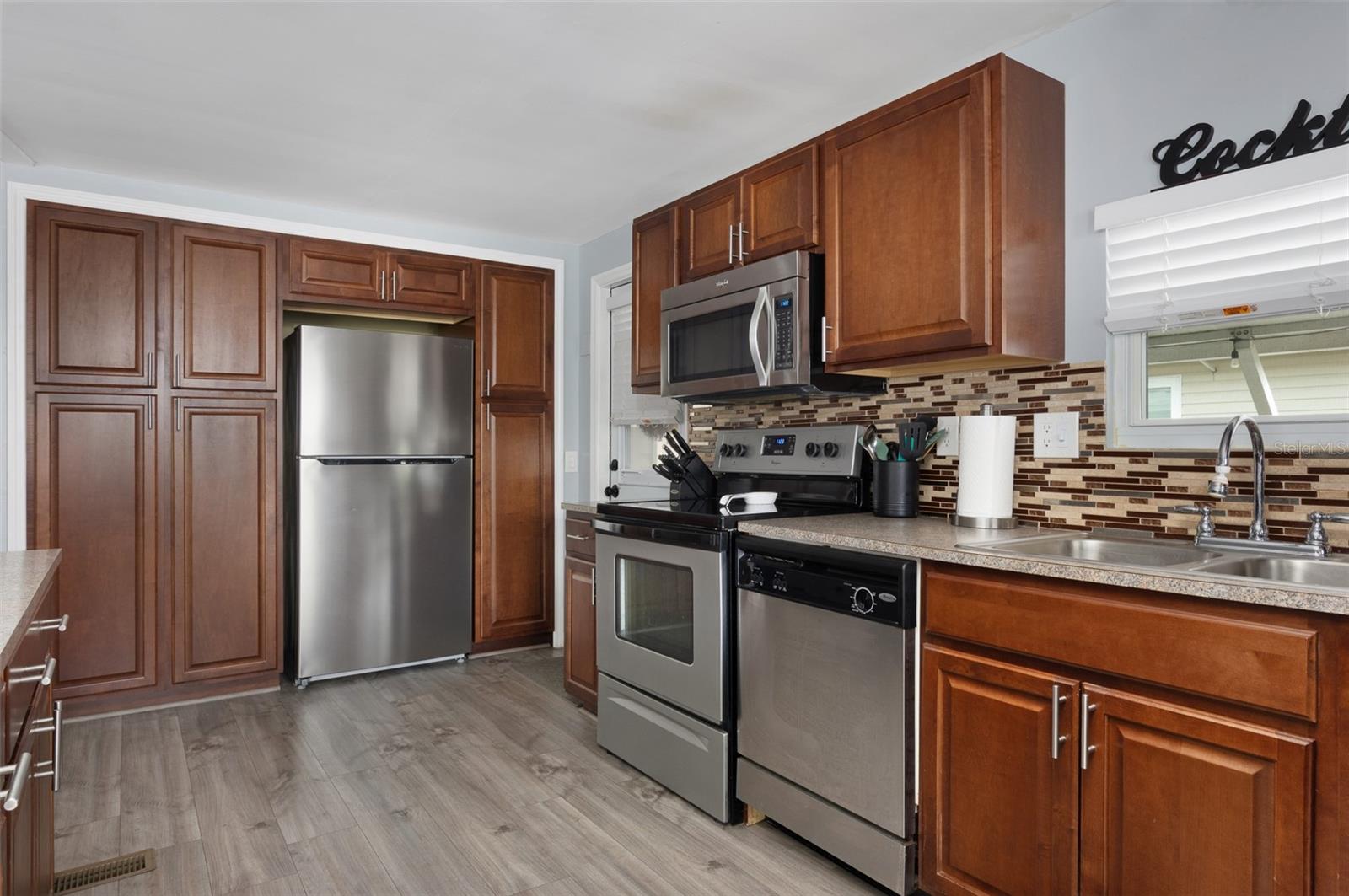 Image 7 of 32 For 34571 Gardenia Drive N