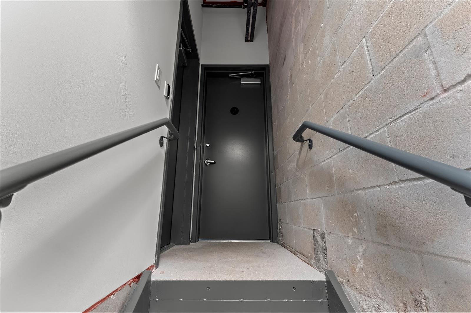 Image 10 of 28 For 902 Curtis Street 1