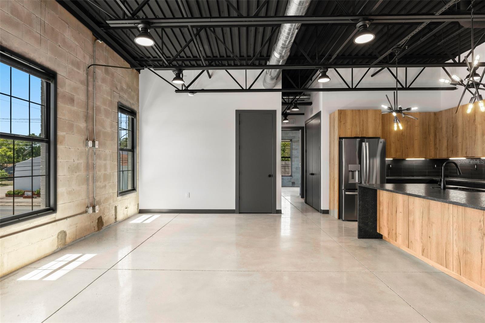 Image 13 of 28 For 902 Curtis Street 1