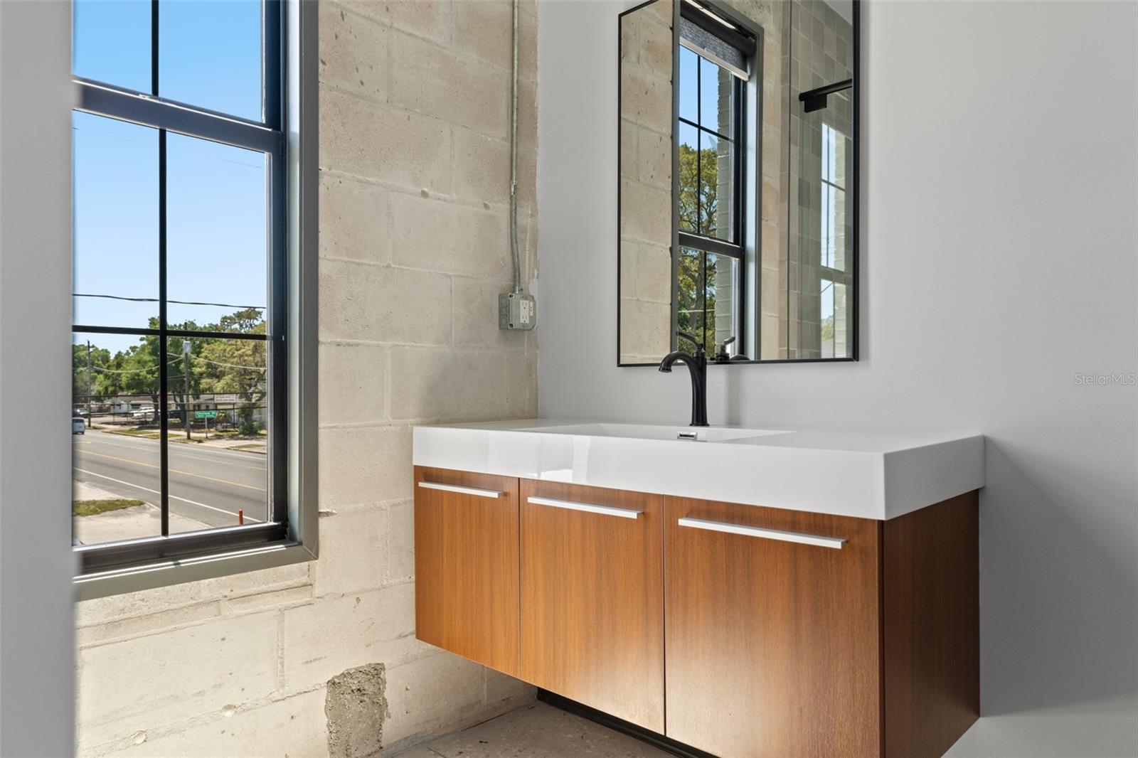 Image 26 of 28 For 902 Curtis Street 1