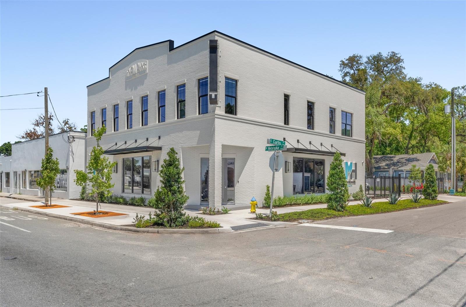 Image 5 of 28 For 902 Curtis Street 1