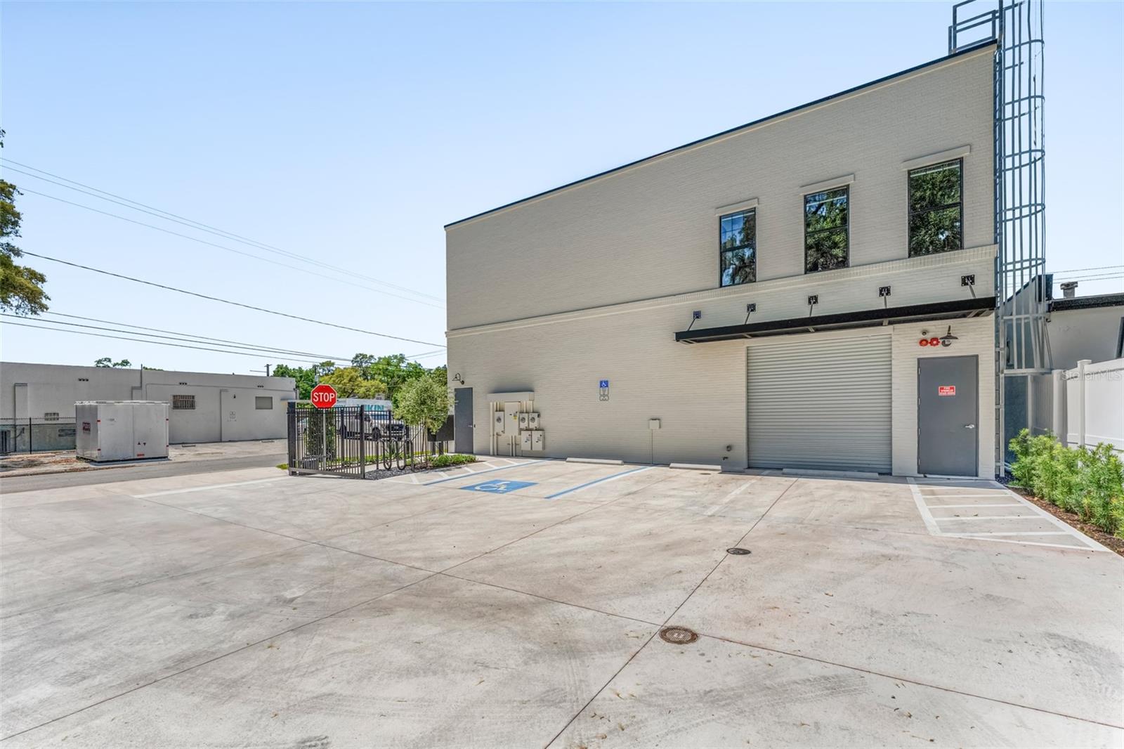 Image 6 of 28 For 902 Curtis Street 1