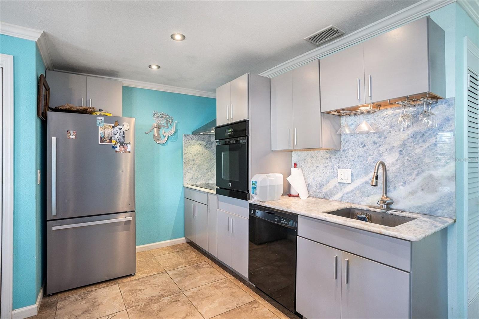 Image 4 of 22 For 5176 Salmon Drive Se D