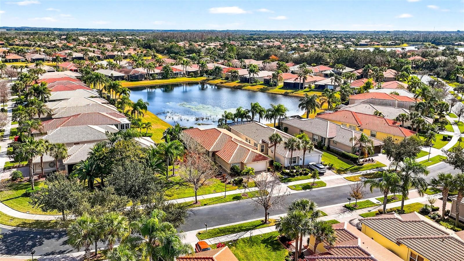 Image 11 of 76 For 15709 Crystal Waters Drive