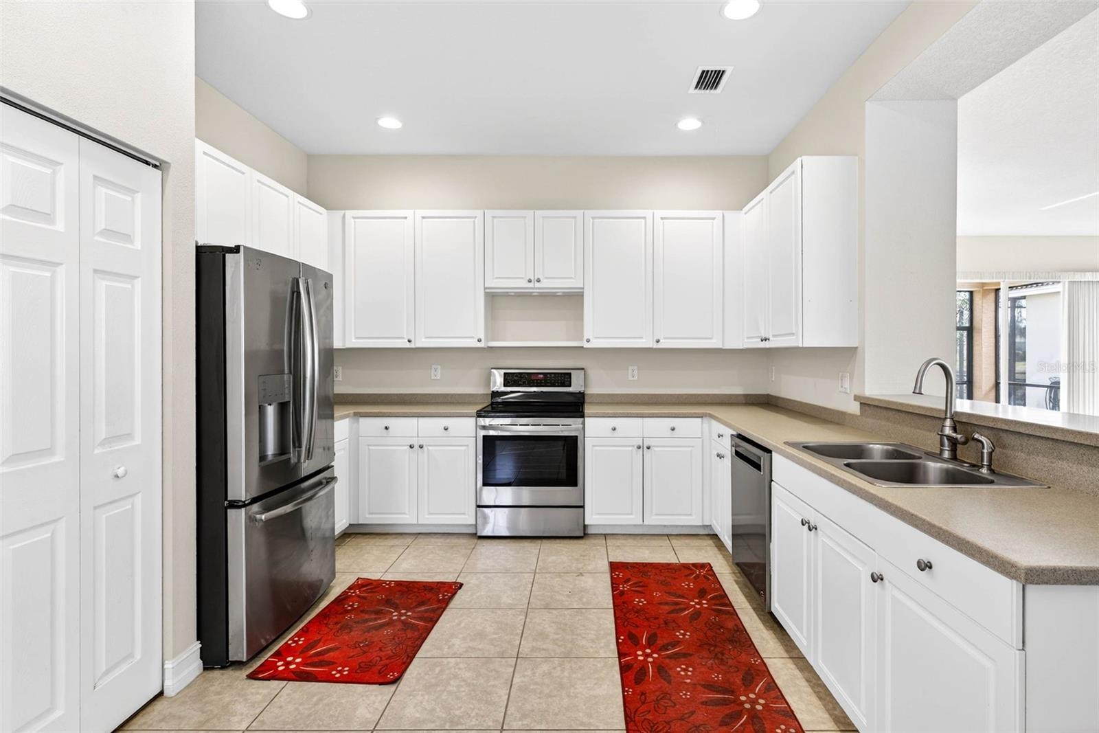 Image 21 of 76 For 15709 Crystal Waters Drive