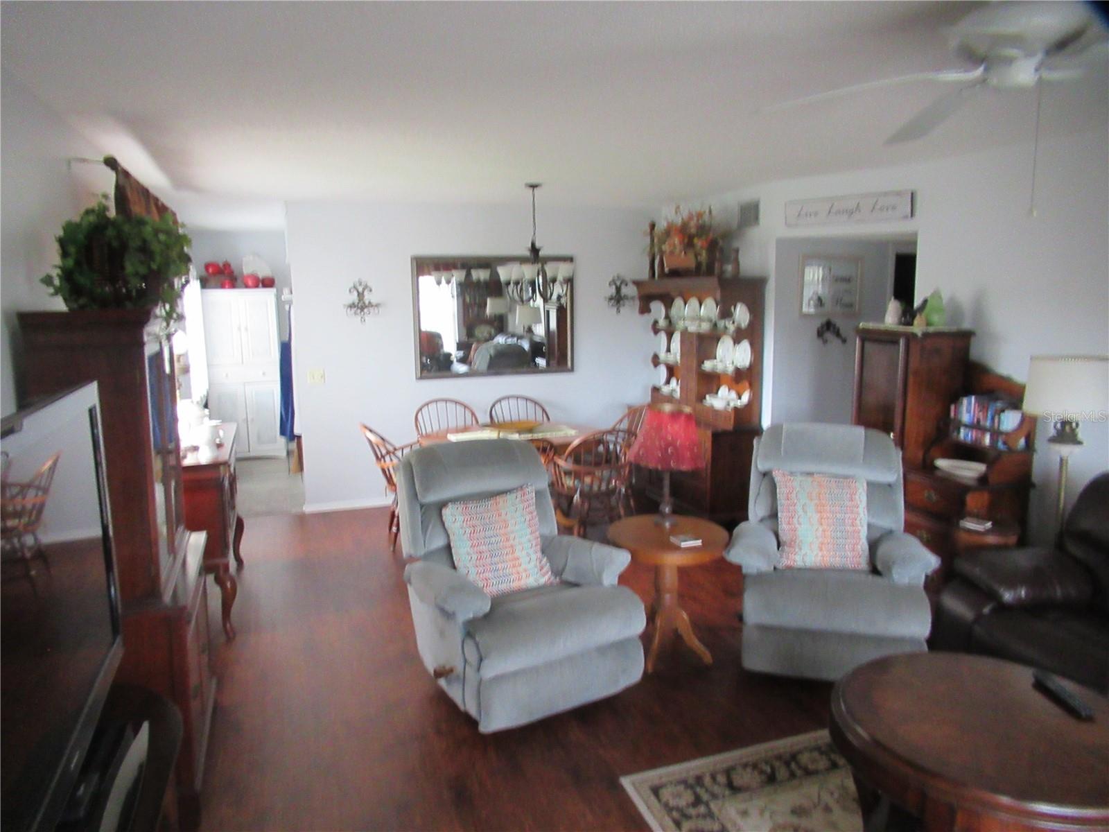 Image 13 of 39 For 2378 Ecuadorian Way  42