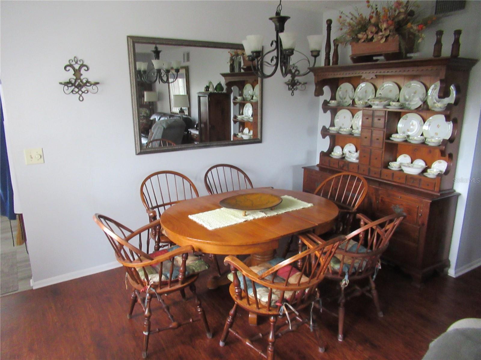 Image 14 of 39 For 2378 Ecuadorian Way  42