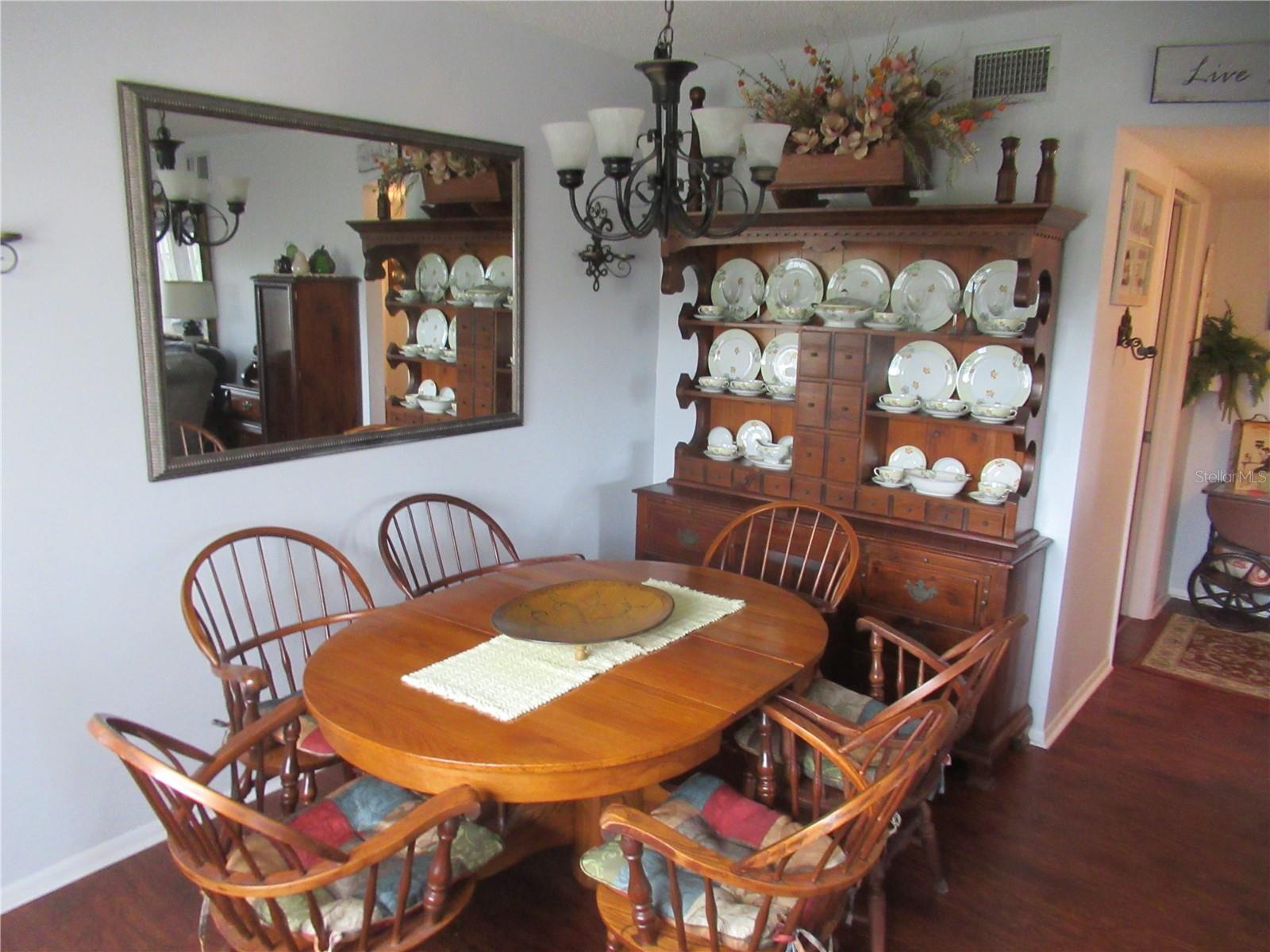 Image 18 of 39 For 2378 Ecuadorian Way  42