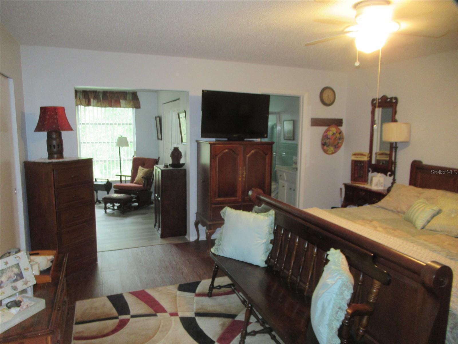 Image 26 of 39 For 2378 Ecuadorian Way  42