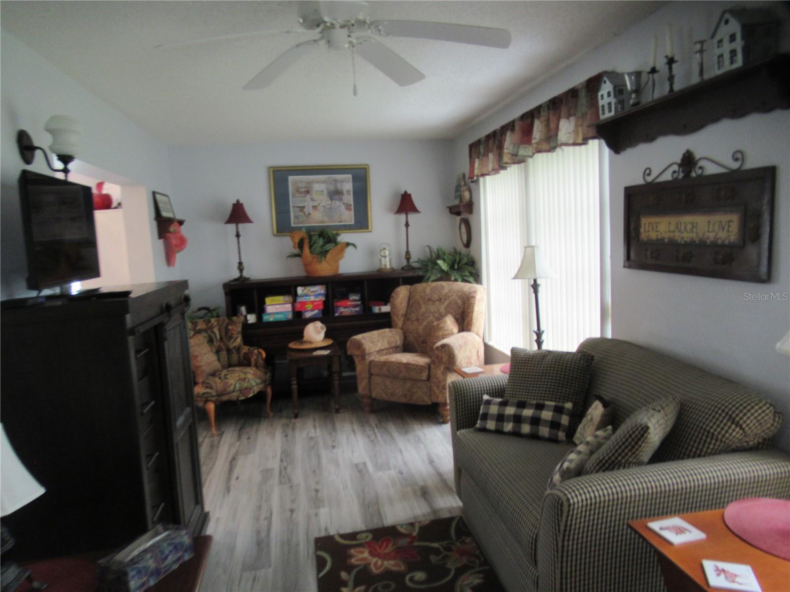 Image 31 of 39 For 2378 Ecuadorian Way  42