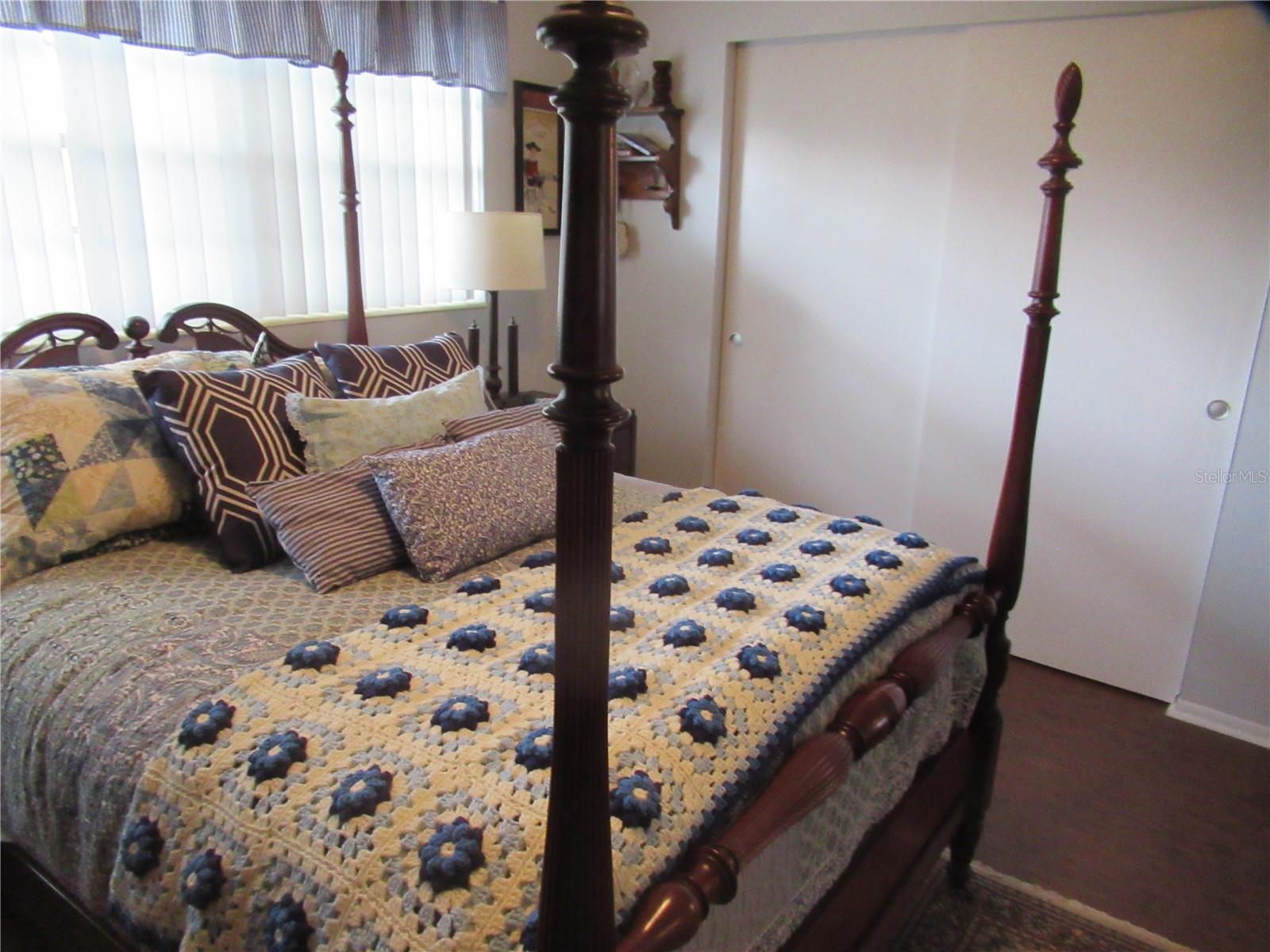 Image 34 of 39 For 2378 Ecuadorian Way  42