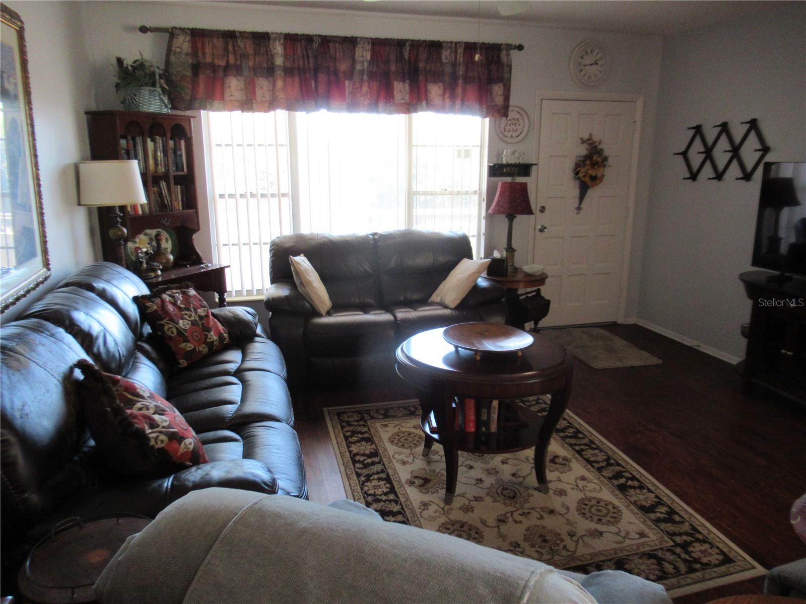 Image 4 of 39 For 2378 Ecuadorian Way  42