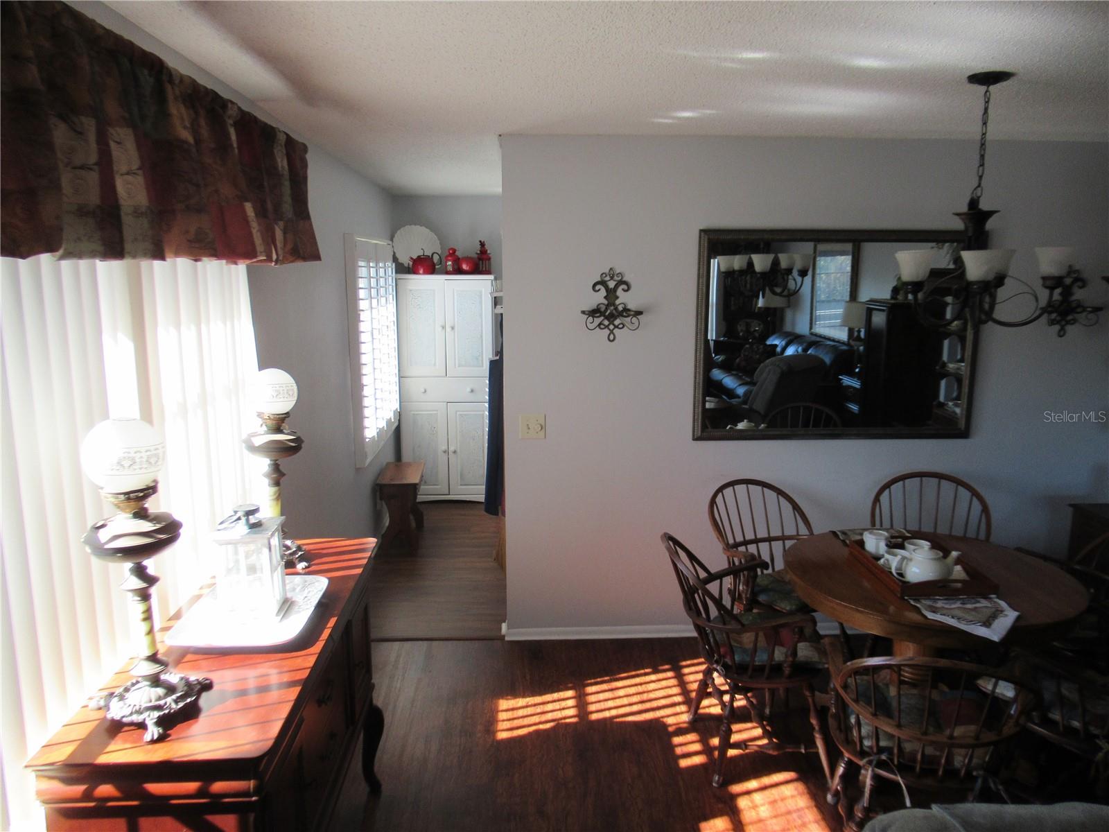 Image 7 of 39 For 2378 Ecuadorian Way  42