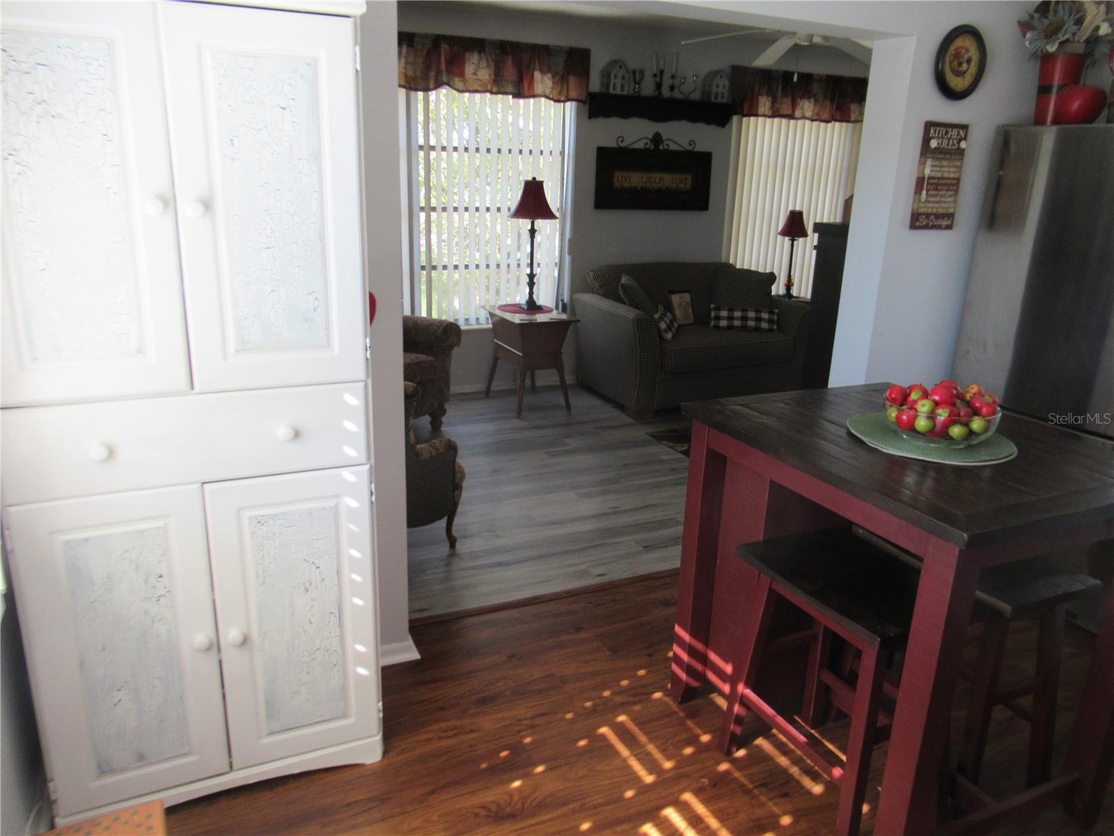 Image 8 of 39 For 2378 Ecuadorian Way  42