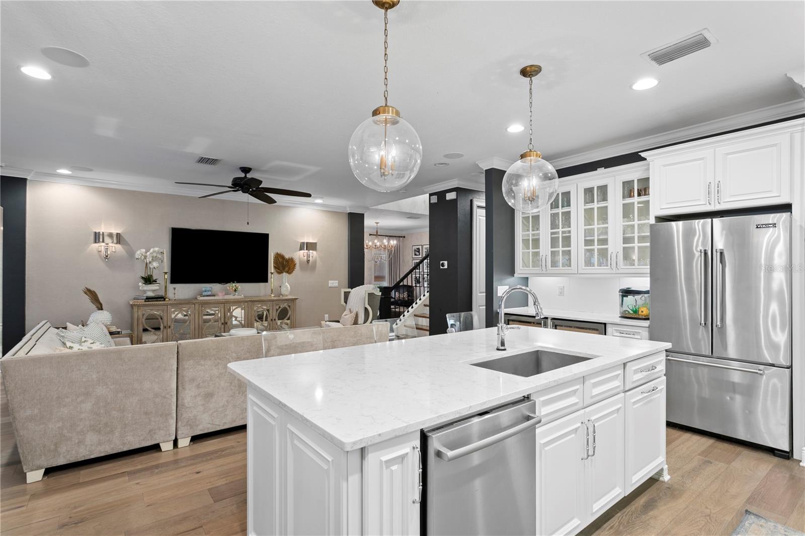 Image 42 of 93 For 4007 Horatio Street