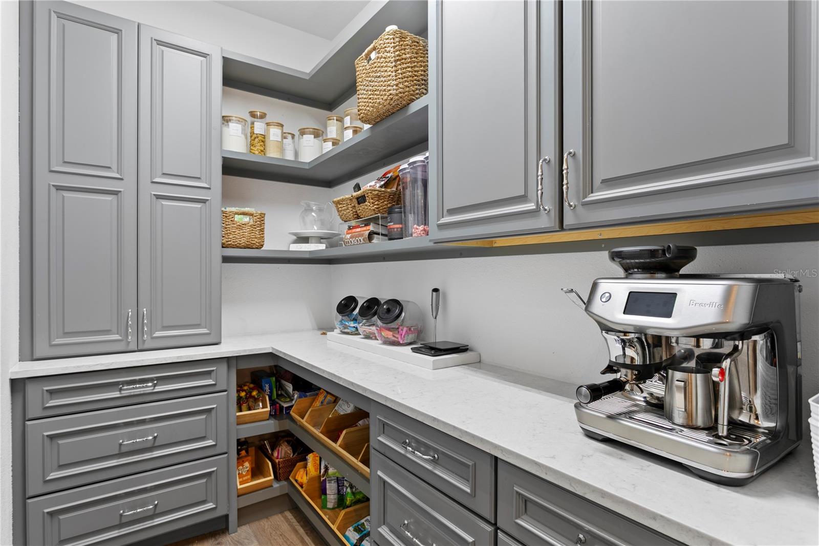 Image 51 of 93 For 4007 Horatio Street