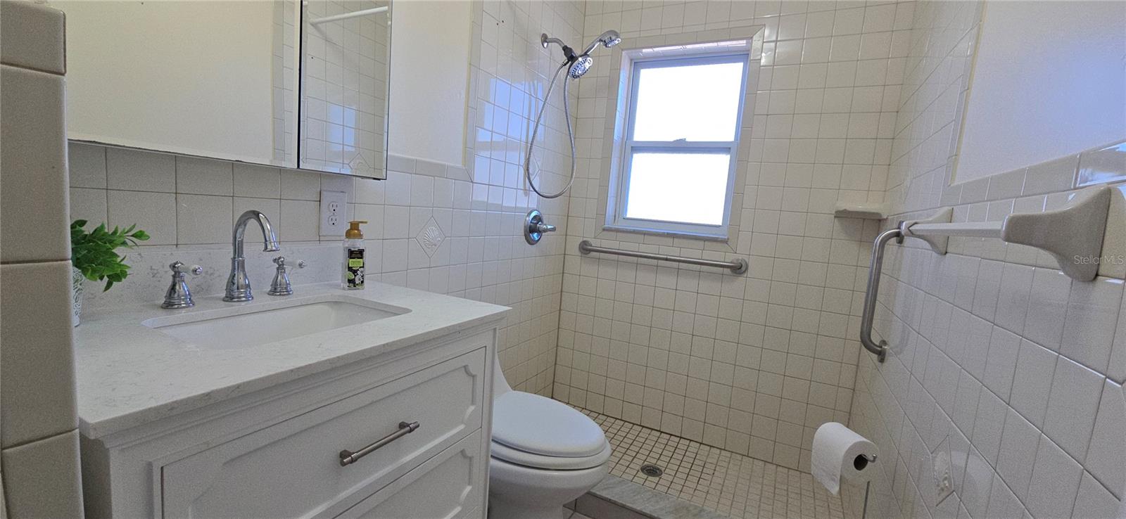 Listing photo id 22 for 6368 Spring Hill Drive